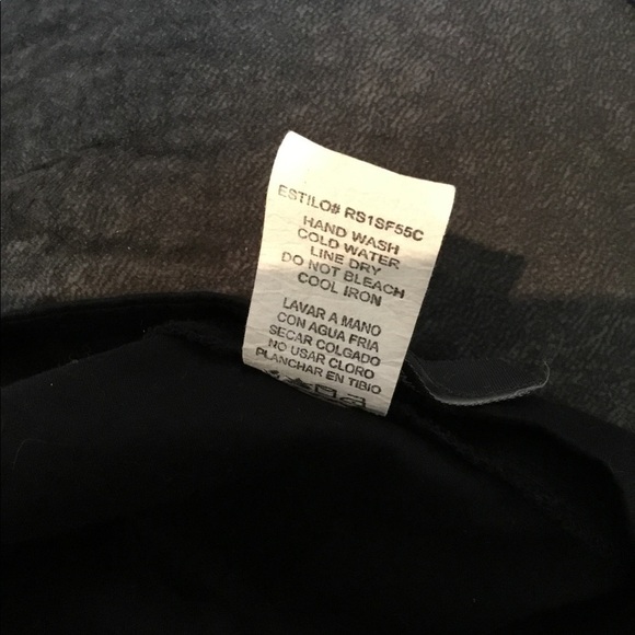 Kenneth Cole XL black v neck with sequins - Picture 11 of 16